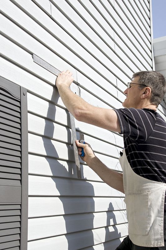 Experienced Vinyl Siding Technician